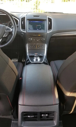 Ford S-Max cena 81399 przebieg: 196716, rok produkcji 2019 z Wieruszów małe 742